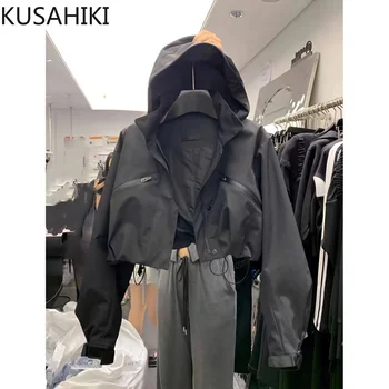 KUSAHIKI 2023 Mode Hooded Stå Hals Safari-Stil Jakke Kausale Lange Ærmer Snøre Kort Frakke Kvinder Nye Outwear Toppe